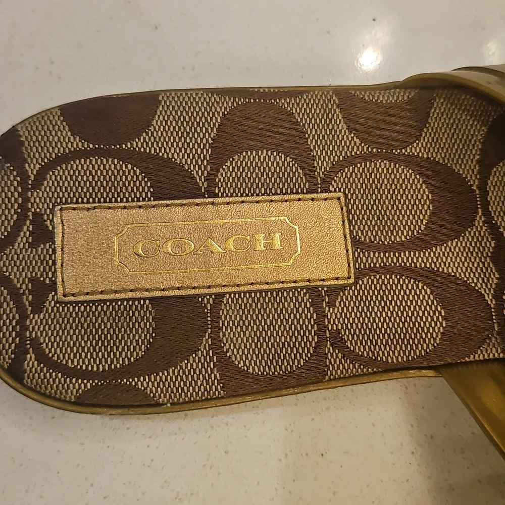 COACH Gold Women's Sandals sz 9.5B - Picture 3 of 7